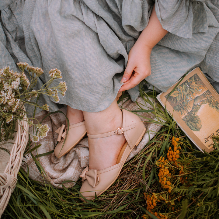 Charlie Stone Shoes vintage flats designed by Alba in Paris with oversized bow nude leather 